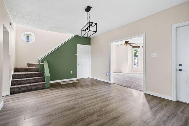 37 College Street, Alexandria, OH 43001