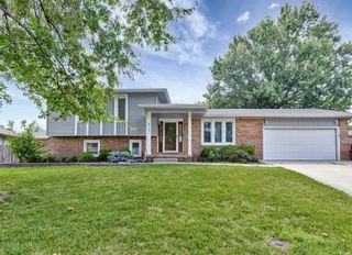 213 Timberlane Ct, Haysville, KS 67060