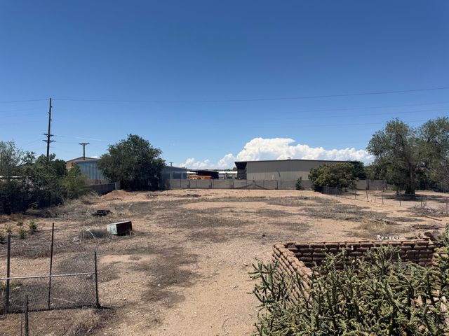 1315 15th Street NW, Albuquerque, NM 87104