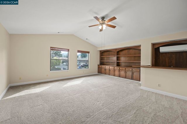 5017 Murchio Dr, Concord, CA 94521