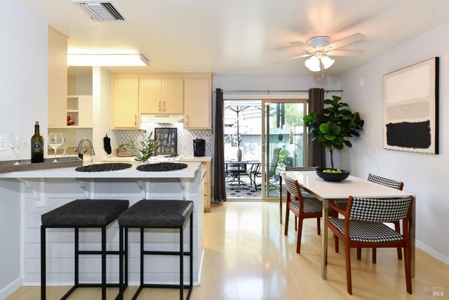 1118 Marina Dr, Napa, CA 94559