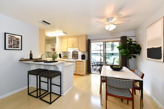 1118 Marina Dr, Napa, CA 94559