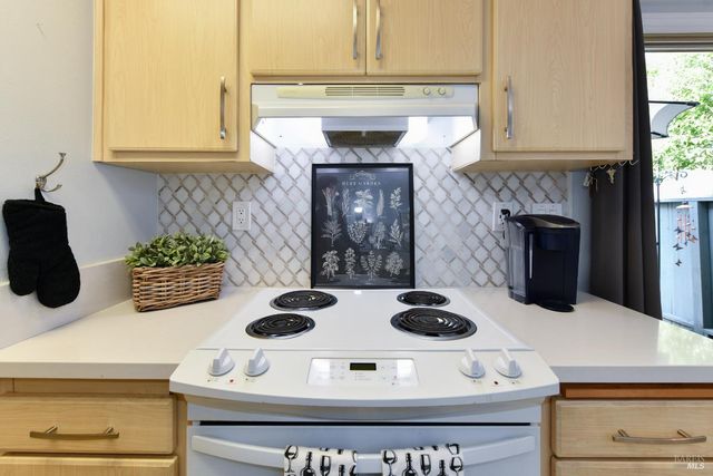 1118 Marina Dr, Napa, CA 94559