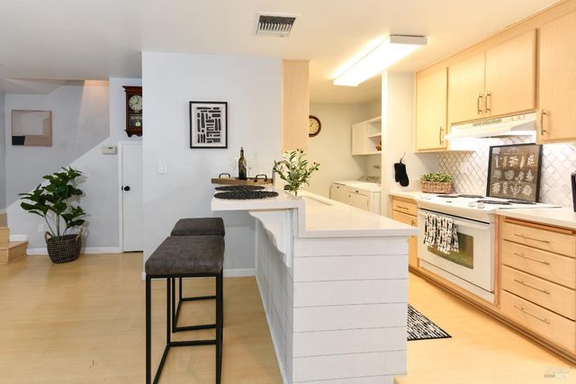 1118 Marina Dr, Napa, CA 94559