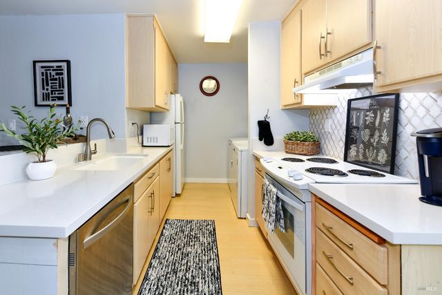 1118 Marina Dr, Napa, CA 94559