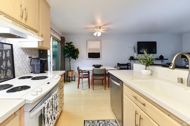 1118 Marina Dr, Napa, CA 94559