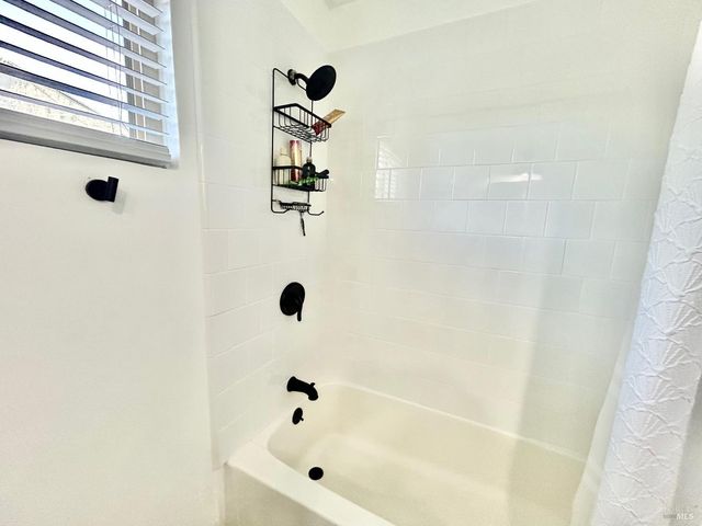 1118 Marina Dr, Napa, CA 94559