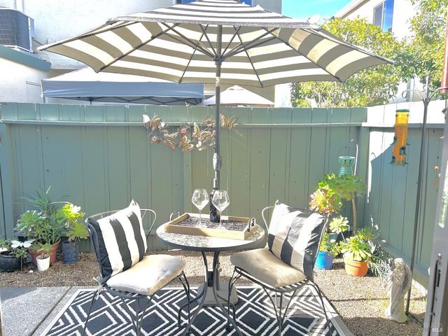 1118 Marina Dr, Napa, CA 94559