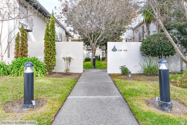 1118 Marina Dr, Napa, CA 94559