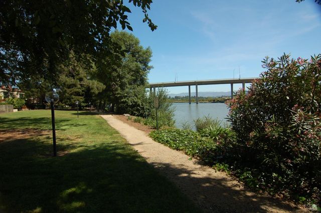 1118 Marina Dr, Napa, CA 94559