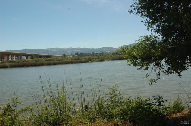 1118 Marina Dr, Napa, CA 94559