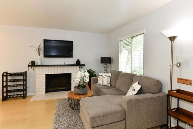 1118 Marina Dr, Napa, CA 94559