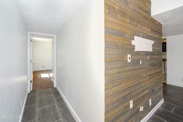 908 LOS PINOS Way, El Paso, TX 79912