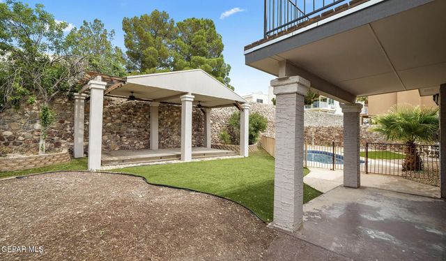 908 LOS PINOS Way, El Paso, TX 79912