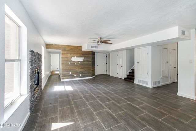 908 LOS PINOS Way, El Paso, TX 79912