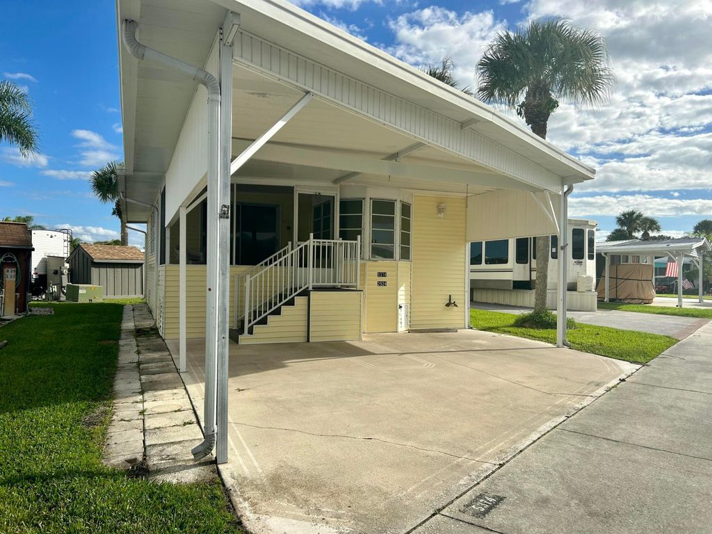 5374 SE 64th Avenue, Okeechobee, FL 34974