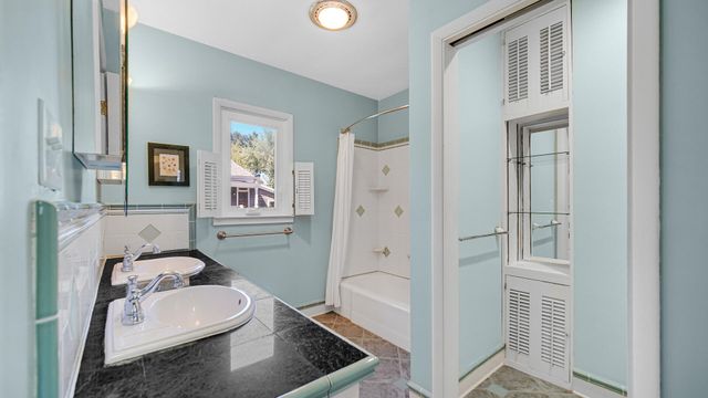 1404 Washington Street, Valparaiso, IN 46383
