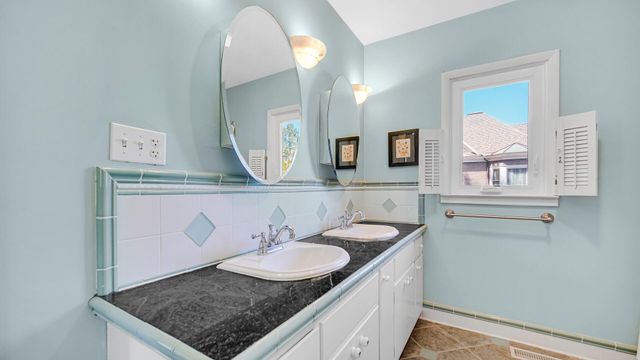 1404 Washington Street, Valparaiso, IN 46383