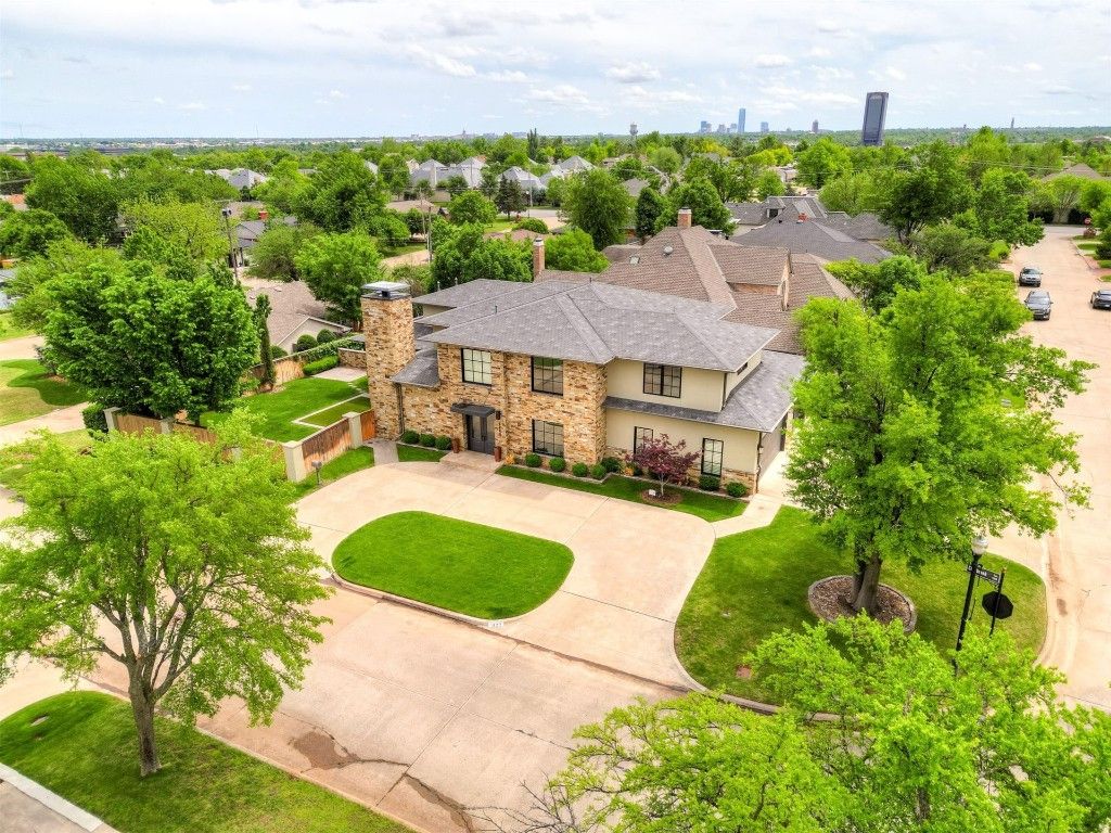 1422 Glenbrook Terrace, Nichols Hills, OK 73116