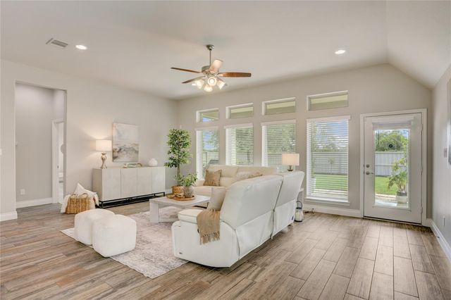 9811 Faulkner Trail, Iowa Colony, TX 77583