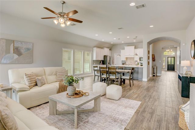 9811 Faulkner Trail, Iowa Colony, TX 77583