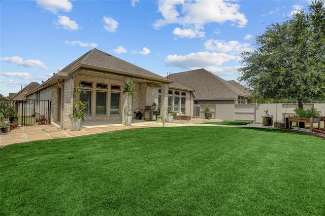 9811 Faulkner Trail, Iowa Colony, TX 77583