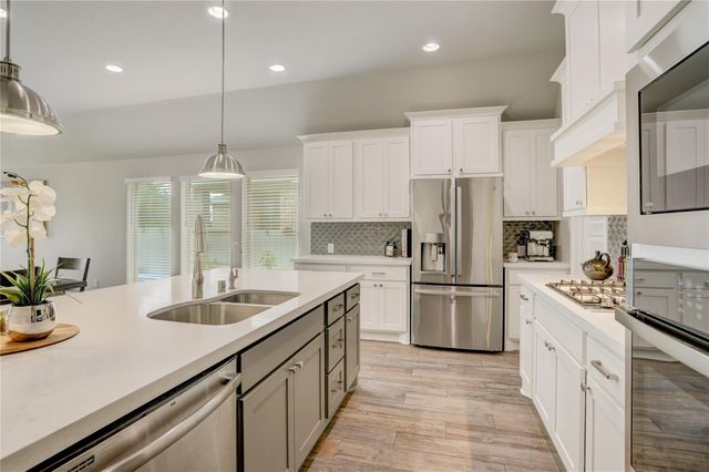 9811 Faulkner Trail, Iowa Colony, TX 77583