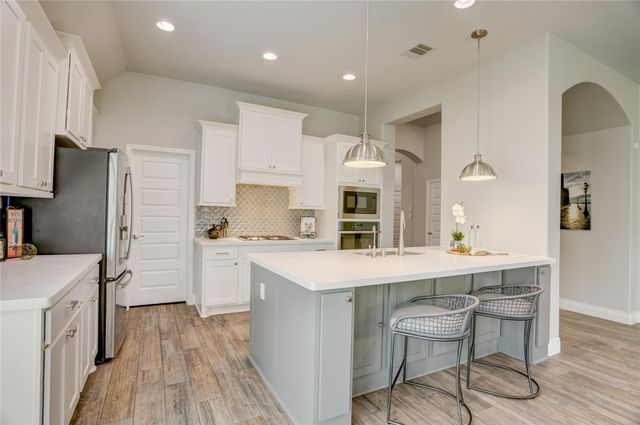 9811 Faulkner Trail, Iowa Colony, TX 77583