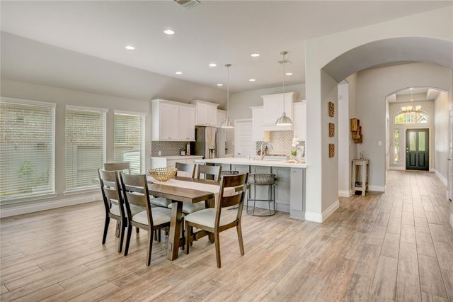 9811 Faulkner Trail, Iowa Colony, TX 77583