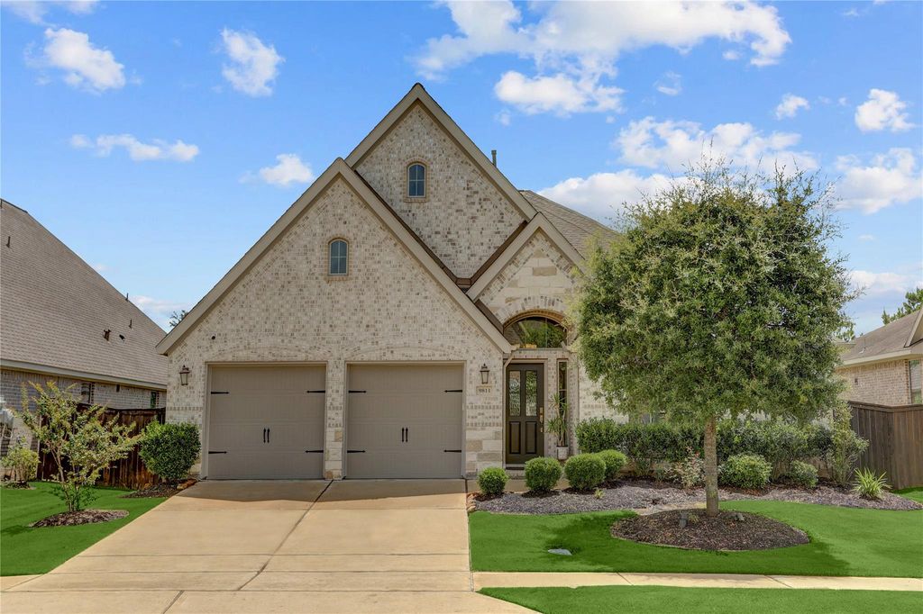 9811 Faulkner Trail, Iowa Colony, TX 77583