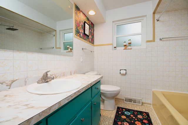 4145 Madison Avenue, Brookfield, IL 60513