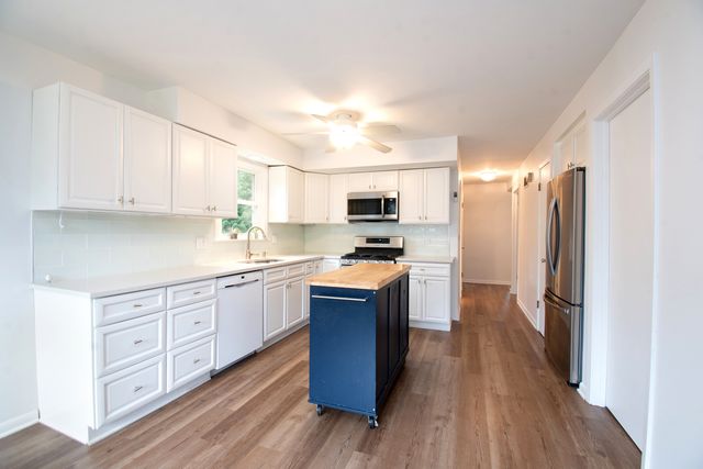 4145 Madison Avenue, Brookfield, IL 60513