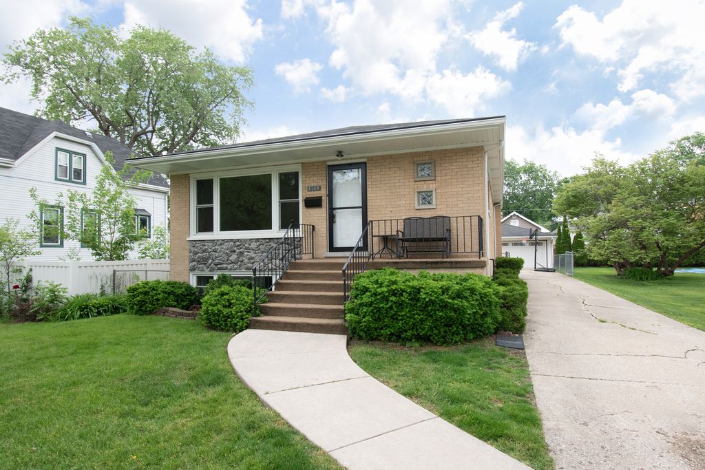 4145 Madison Avenue, Brookfield, IL 60513