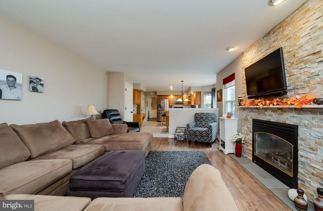 27 BROOKFIELD DR, Fleetwood, PA 19522