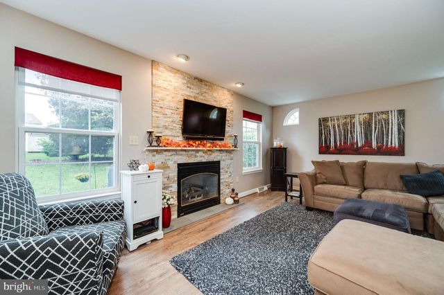 27 BROOKFIELD DR, Fleetwood, PA 19522