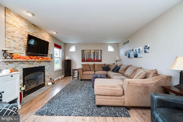 27 BROOKFIELD DR, Fleetwood, PA 19522
