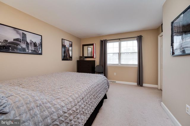 27 BROOKFIELD DR, Fleetwood, PA 19522