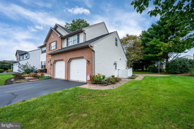 27 BROOKFIELD DR, Fleetwood, PA 19522