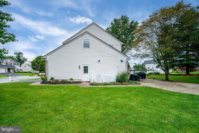 27 BROOKFIELD DR, Fleetwood, PA 19522