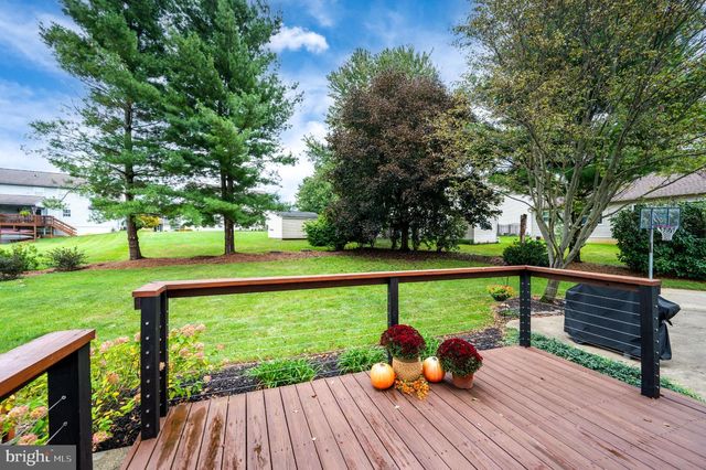27 BROOKFIELD DR, Fleetwood, PA 19522