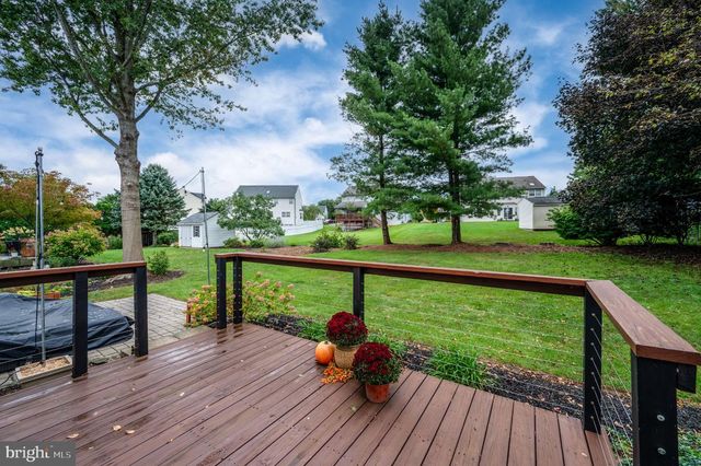 27 BROOKFIELD DR, Fleetwood, PA 19522