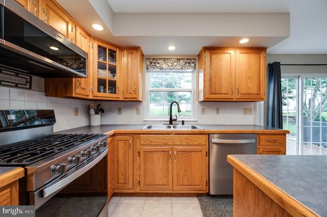 27 BROOKFIELD DR, Fleetwood, PA 19522