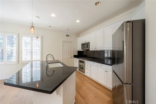 185 Pathway, Irvine, CA 92618