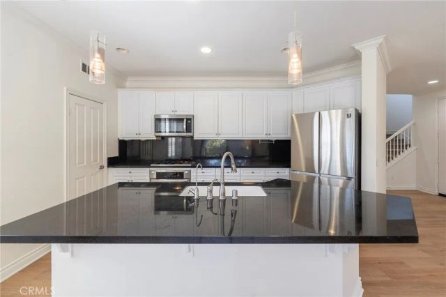 185 Pathway, Irvine, CA 92618