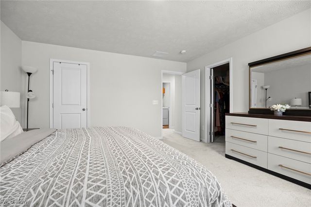 214 Leather Leaf Drive, Elyria, OH 44035