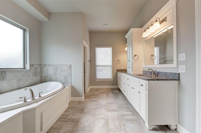 15900 Meadow Rue Lane, Edmond, OK 73013