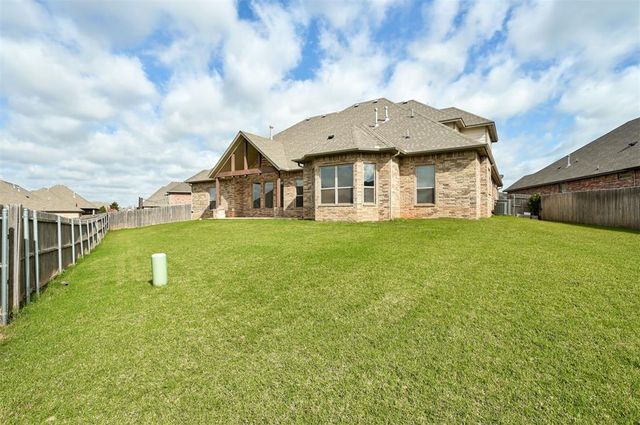 15900 Meadow Rue Lane, Edmond, OK 73013