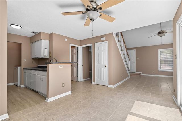 30 Hollis Wood DR, Hampton, VA 23666