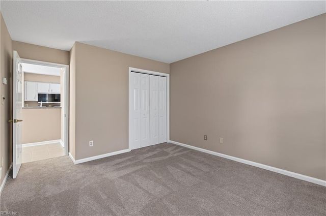 30 Hollis Wood DR, Hampton, VA 23666