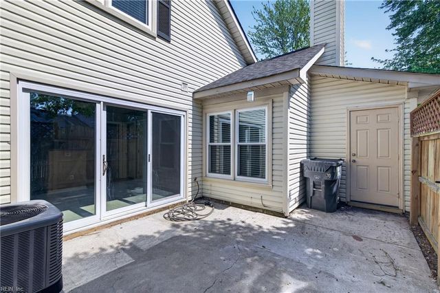 30 Hollis Wood DR, Hampton, VA 23666